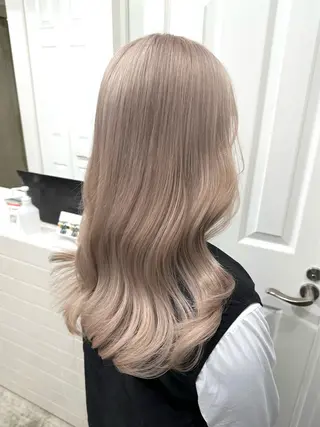 セミロング ササキカズマ〻透明感 〻色落ち〻赤み消しのヘアスタイル