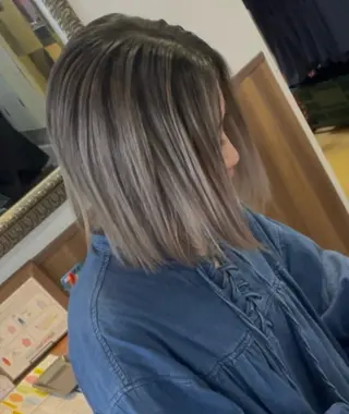 ショート カラー 福見 美保のヘアスタイル