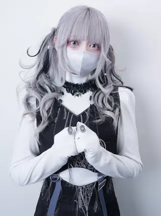 ロング ヘアアレンジ 推し活専用 【派手髪】飯野ゆかりのヘアスタイル