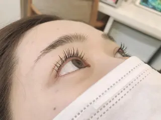 マツエク・マツパ しょうへいの店四郎丸店所属・大川 優佳のヘアスタイル