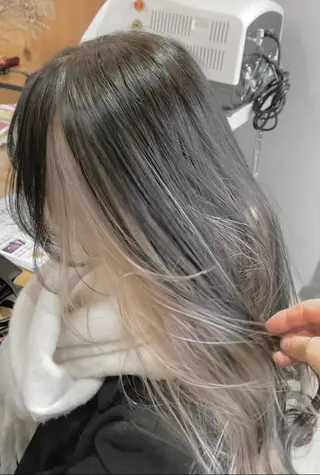 ロング カラー 透明感ハイトーン☆ 今津 佑太のヘアスタイル