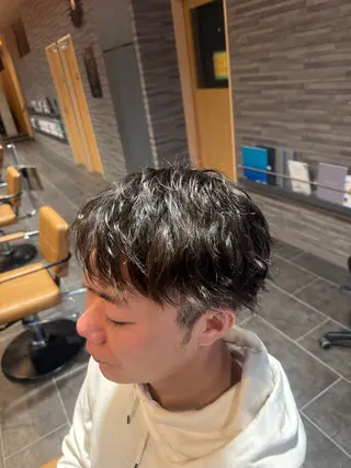 パーマ 谷口 莉々葵のヘアスタイル