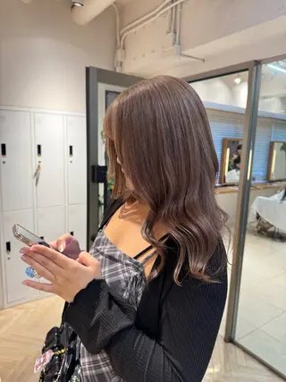 セミロング カラー 🍪ﾖｼｲﾊﾙﾈ🍪 ﾗﾍﾞﾝﾀﾞｰｶﾗｰのヘアスタイル