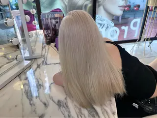 カラー RiA/レイヤーカッ ト/髪質改善のヘアスタイル