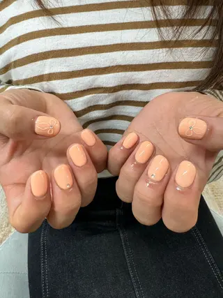 ネイル VENUSBELT 杏のネイルデザイン