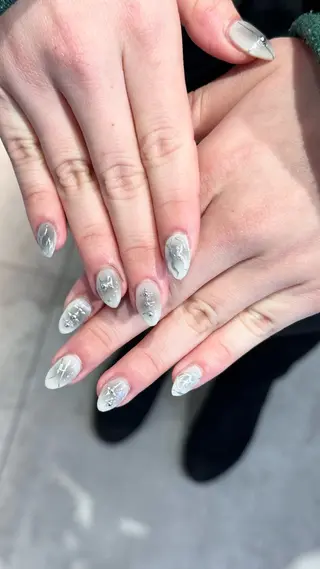 ネイル 🎀韓国レイヤー特化 🎀ベージュ/ミクのヘアスタイル