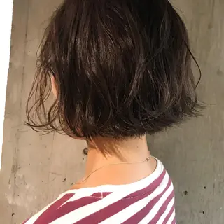ショート カラー 丸岡 美穂のヘアスタイル