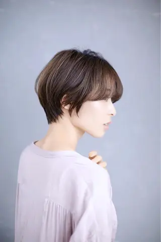 ショート カラー glam ミサキのヘアスタイル