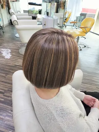 ショート カラー ナオ ヤのヘアスタイル