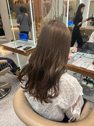 ロング カラー 梅田美容室 山崎海波のヘアスタイル