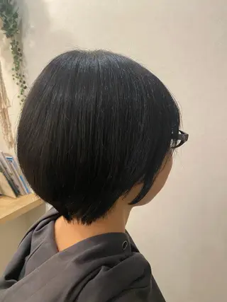 ショート 岡田 真弥のヘアスタイル