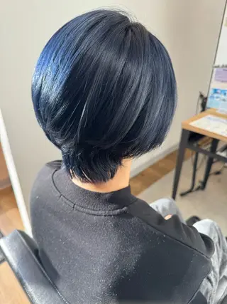 ショート カラー 坂田 優子のヘアスタイル