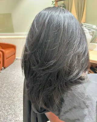 セミロング later登戸所属・中島 芽生のヘアスタイル