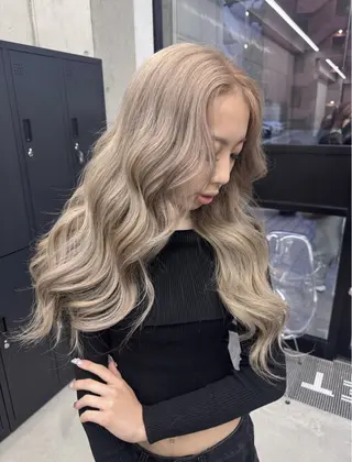 カラー 和木坂 日美のヘアスタイル