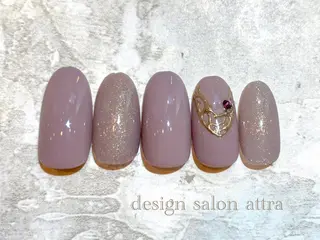 ネイル 根津 綾子のネイルデザイン