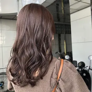 ミディアム カラー 山崎 絵莉香のヘアスタイル