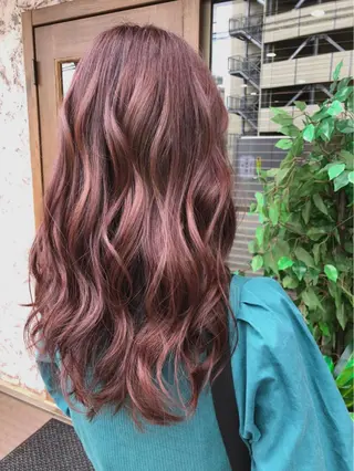 ロング カラー ヘアアレンジ ハイトーン/韓国風 🤍Nacchi🐈のマツエク・マツパデザイン