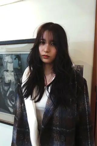 ロング カラー 菊地 柚乃のヘアスタイル