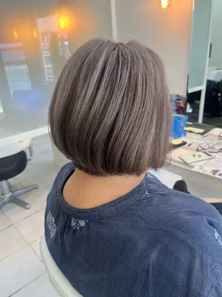 ミディアム ベージュカラー/ いぢちるみのヘアスタイル