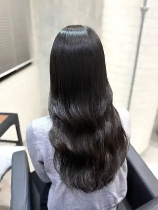 ロング カラー shiori/透明感 /顔周り/髪質改善のヘアスタイル
