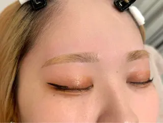 アイブロウ EmiyBeautyLush所属・Emiy BeautyLushのマツエク・マツパデザイン