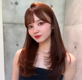 セミロング 璃 音のヘアスタイル