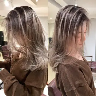セミロング ブリーチカラー特化 碇　英朗のヘアスタイル