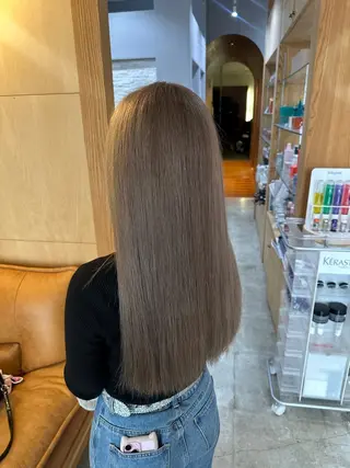 ミディアム miloc MOMOKAのヘアスタイル