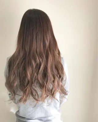 ロング カラー ヘアアレンジ 福壽 優奈のヘアスタイル