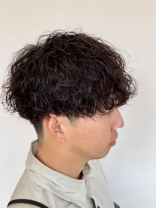 ショート パーマ メンズ 波巻きスパイラル 近藤剛　浦和のヘアスタイル