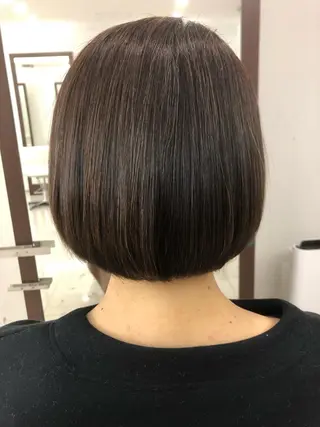 ミディアム 小林 伊織のヘアスタイル