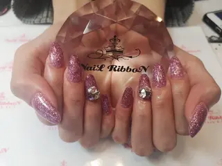 ネイル ネイルリボン 受付スタッフのネイルデザイン