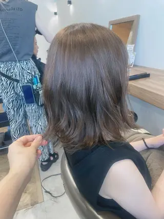 ミディアム カラー no4ナチュラル戸祭所属・山越 美裕樹のヘアスタイル