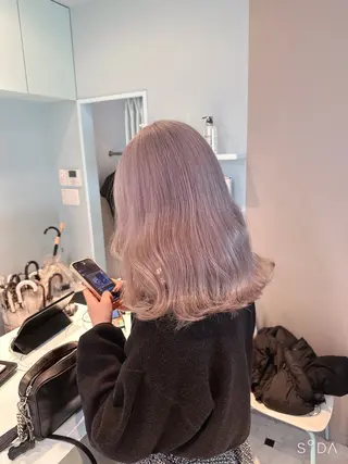 セミロング カラー 🪄池袋ハイトーン 🪄ブリーチカラーのヘアスタイル