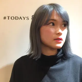 ミディアム カラー ホワイト&レイヤーカ ットエクステ長畠俊輔のヘアスタイル