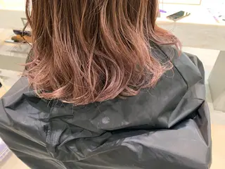 ミディアム カラー ヘアアレンジ 🫧透明感カラー/ ボブ/小笠原汐海🪽のヘアスタイル