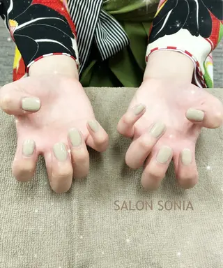 ネイル 小顔・毛穴・たるみ ネイル　似内真樹のエステ・リラクイメージ