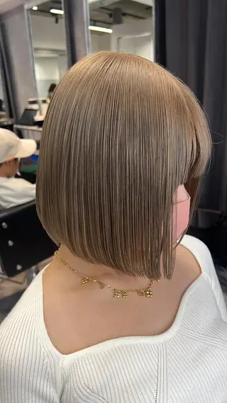 ショート カラー mimiiy梅田 中崎町ハイトーンのヘアスタイル
