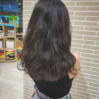 ロング 潟上 菜摘のヘアスタイル