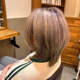 ミディアム カラー 若狭 彩花のヘアスタイル