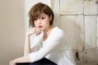 ショート カラー 秋山 俊のヘアスタイル