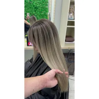 ミディアム Maison所属・Maison 加部のヘアスタイル