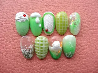 ミディアム ネイル T&A nailのネイルデザイン