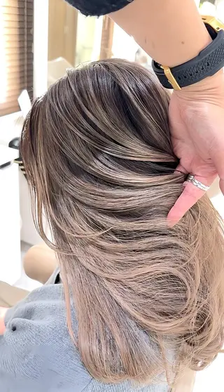 ロング カラー 山崎俊輔/髪質改善 /バレイヤージュのヘアスタイル