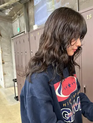 ロング パーマ 森田遥奈/透明感カラ ー/似合わせカットのヘアスタイル