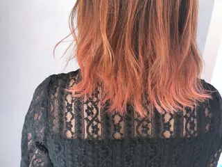 カラー 阿部 美咲のヘアスタイル