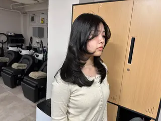 セミロング ハイライト/ ブリーチ😈小倉😈のヘアスタイル