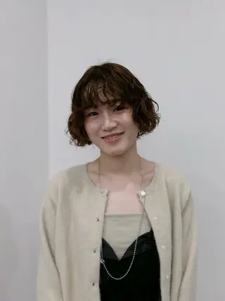 ショート パーマ era所属・azumi/ボブ/暖 色/オリーブ/縮毛のヘアスタイル