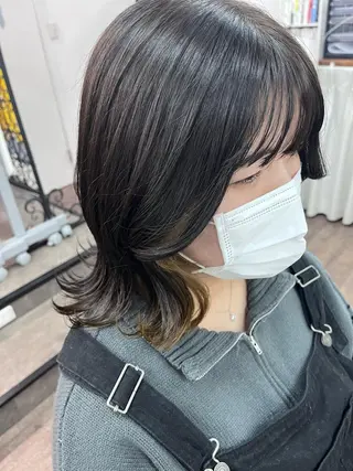 ミディアム Ayumi/艶カラー /レイヤー/ネイルのヘアスタイル