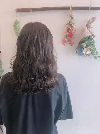 ミディアム カラー 西 めぐみのヘアスタイル